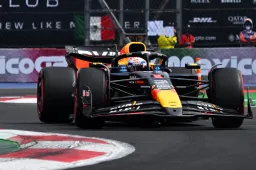Verstappen klopt Norris in de kwalificatie, pole position voor Sainz