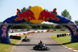 Zoon Tom Coronel opgepikt door Red Bull Junior Team: 'Een droom'