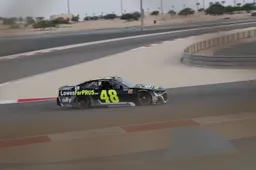 Meer beelden van wagenruil Johnson en Alonso in Bahrein