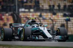 Samenvatting VT1: Mercedes bovenaan, Verstappen erg snel op oude medium band