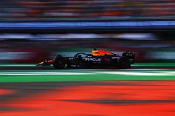F1 LIVE | Kan Verstappen McLaren en Ferrari verrassen in de kwalificatie?