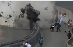 Bizar harde crashes gebundeld in één video