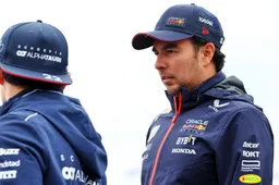 Perez haast jaloers op Verstappen: 'Dat is erg moeilijk als teamgenoot'
