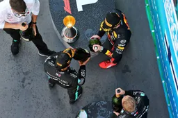 Kritiek niet mals op het internet: 'Hier heeft Red Bull twee auto's nodig'