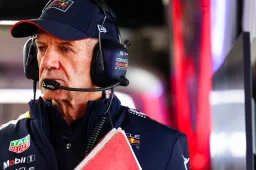 Moet Red Bull zich zorgen maken? 'Newey gespot vlak bij Maranello'