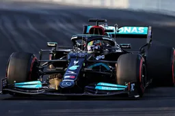 Hamilton voor twee zaken naar stewards geroepen; vrees voor gridstraf