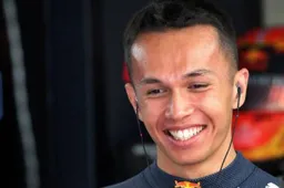 Albon at second restart: "Mate F*ck Off"