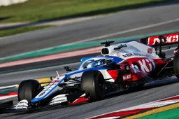 Williams van Latifi valt opnieuw stil met rook uit de Mercedes-motor