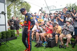Windsor hekelt onderhandelingen: "Verstappen en Hamilton waren al op vliegveld"