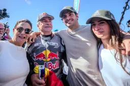 Sainz jr. orgoglioso per la vittoria del padre alla Dakar