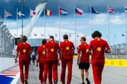Ferrari is voorsprong kwijt: 'Ontwikkeling Mercedes of toch ingreep FIA?'