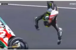 Horrorcrash bij MotoGP tijdens de Grand Prix van Frankrijk