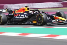 Hamilton wint felle strijd om pole met Verstappen en Norris in Hongarije