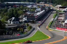 Watch: Ambulances drive honorary lap at Spa in memory of Anthoine Hubert