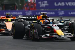 VIDEO | Voor deze incidenten kreeg Verstappen 20 seconden tijdstraf