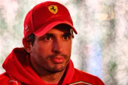 Sainz gelooft in eerste Ferrari-titel sinds 2008: '100 procent!'