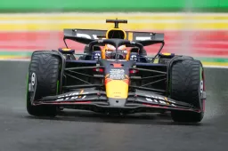 Max Verstappen flucht nach Zwischenfall mit Zhou im Teamfunk