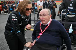 Russell lovend over Frank Williams: 'Hij is geweldig en ongelooflijk grappig'