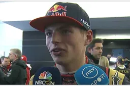 Grijnzende Verstappen spreekt met pers na knappe P4 in Austin, 2015