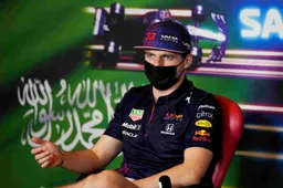 Verstappen deelt uit: 'Hamilton had al die seizoenen meer mazzel'