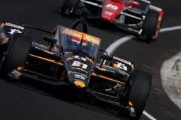 Castroneves makes history with his fourth Indy500 victory!