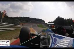 Video: Aan boord bij Mick Schumacher in de Benetton van zijn vader!