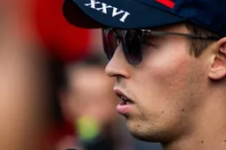 Kvyat haalt uit naar Albon: ''Hij zat in een Red Bull 36 ronden achter mij''