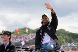 Ce double dépassement en F1 a été nommé "action de l'année" par la FIA.