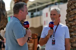 Hill zeer emotioneel na wereldtitel van McLaren: ‘Had tranen in de ogen’