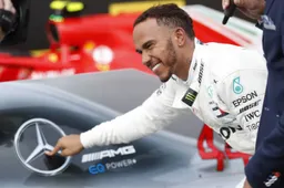 Hamilton reageert op vergelijking met Christiano Ronaldo: "Echt een compliment!"