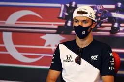 Minimaal verschil tussen Verstappen en Gasly in Baku: 'We zijn verrassend sterk!'