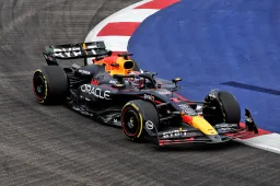 Verstappen besluit dramatische VT2 in Singapore op P15, Norris de snelste