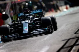 Hamilton: "Dat maakte het soms erg lastig in de auto"