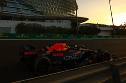 Verstappen retains first place in Abu Dhabi, Sainz and Hamilton battle