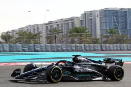 Russell sofre um acidente durante o teste de pós-temporada em Abu Dhabi
