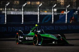 Cassidy vince lo strano ePrix di Berlino