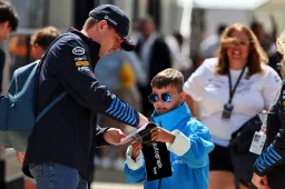 Vergt racen tegen Verstappen een andere aanpak? ‘Hij bespeelt de regels tot het uiterste’
