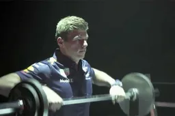 Max doet American Football training voor GP van VS