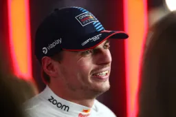 Topsporter Verstappen bekent: ‘Ik heb meer talent in een raceauto dan hiervoor’