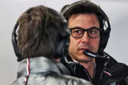 Wolff weet het zeker: ''Het gaat Hamilton helemaal niet om het geld''