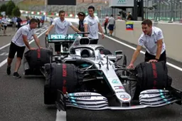 Mercedes-personeel moet vrijdag nog lang doorwerken in de garage
