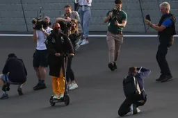 Doornbos surprised: 'It looks like the fans are sitting on the track'