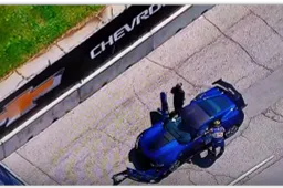 Pacecar crasht tijdens IndyCar!