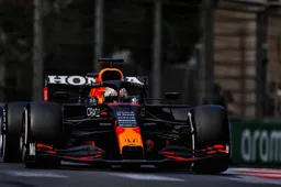 Video: On board as Verstappen sets impressive fastest lap in Baku