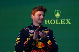 Verstappen grapt over Ferrari: ‘Kunnen ze de strategie sneller verpesten'