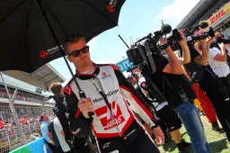 Zware straf voor Hulkenberg na incident met Alonso in Oostenrijk