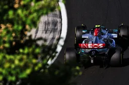 Hamilton puts Mercedes on edge: 'We can't be stubborn'
