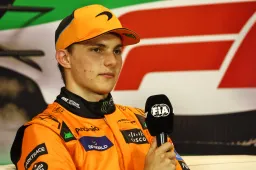 Piastri loses second place - Recieves penalty after holding up Magnussen