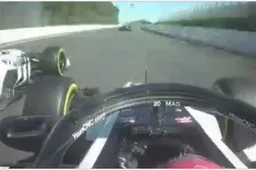 Flashback: Magnussen verschalkt Leclerc buitenom bij 130R-bocht