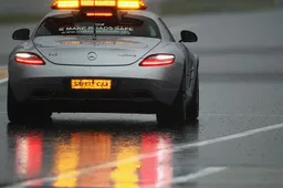 Villeneuve en Berger keren zich tegen de safety car start
